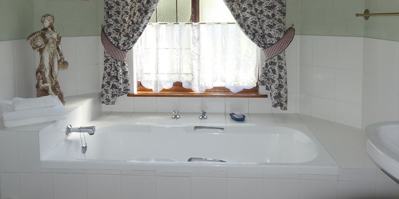 Sugerbird bathroom