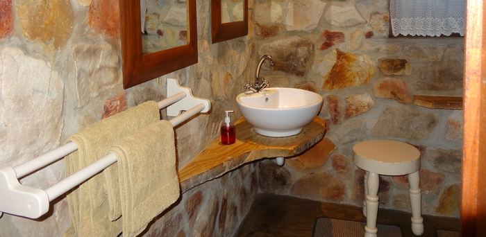 Stone Cottage bathroom