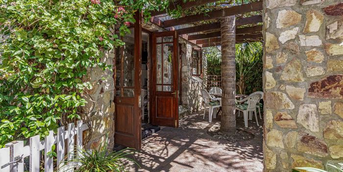 Stone Cottage entrance