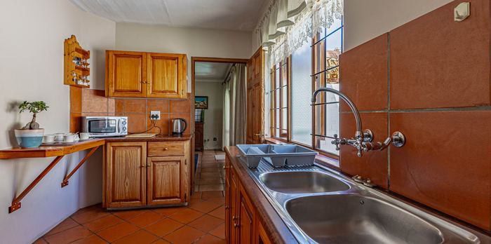 Sunbird Suite kitchen