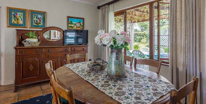 Sunbird Suite lounge